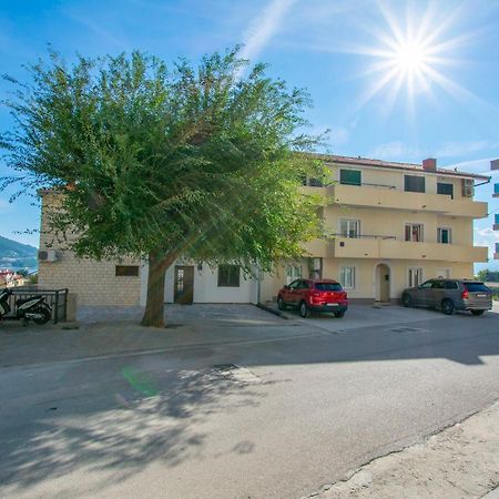 Apartment Zdravko Omiš Kültér fotó